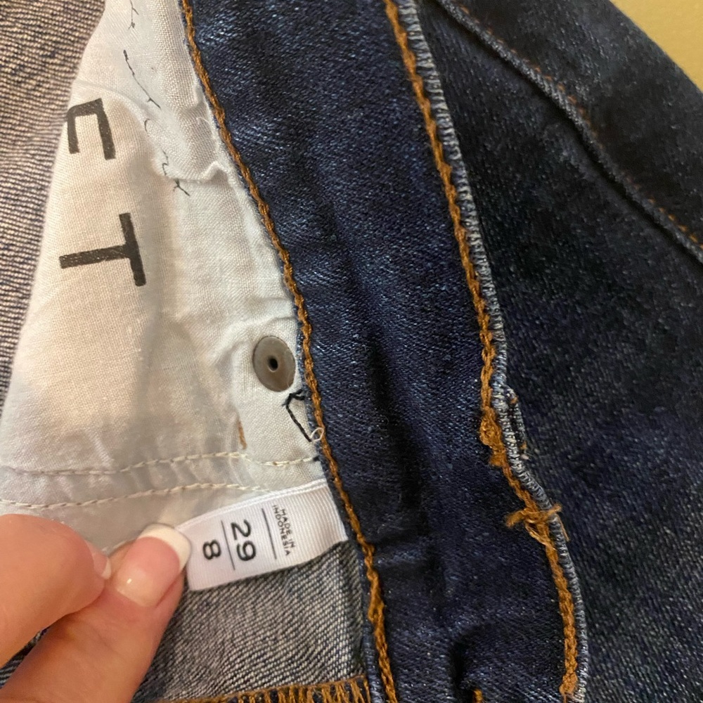 Loft - Ladies Jean Shorts - Size 8 - Picture 4 of 4
